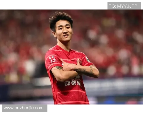 成都足球队强势领跑锦标赛积分榜总分高达92分展现冠军实力 成都足球队强势领跑锦标赛积分榜总分高达92分展现冠军实力