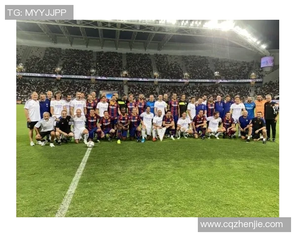 足球明星超长拼图图片展现球场传奇瞬间与辉煌时刻的完美结合 足球明星超长拼图图片展现球场传奇瞬间与辉煌时刻的完美结合